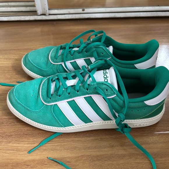 Adidas - Picture 2 of 3